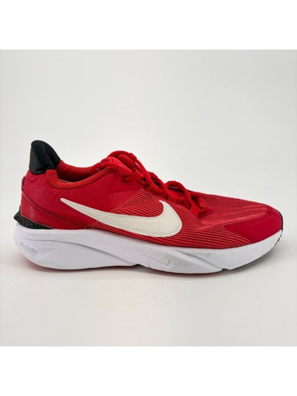 Nike Star Runner 4 Boys Size 6Y Red White Black Athletic Running Shoes Sneakers